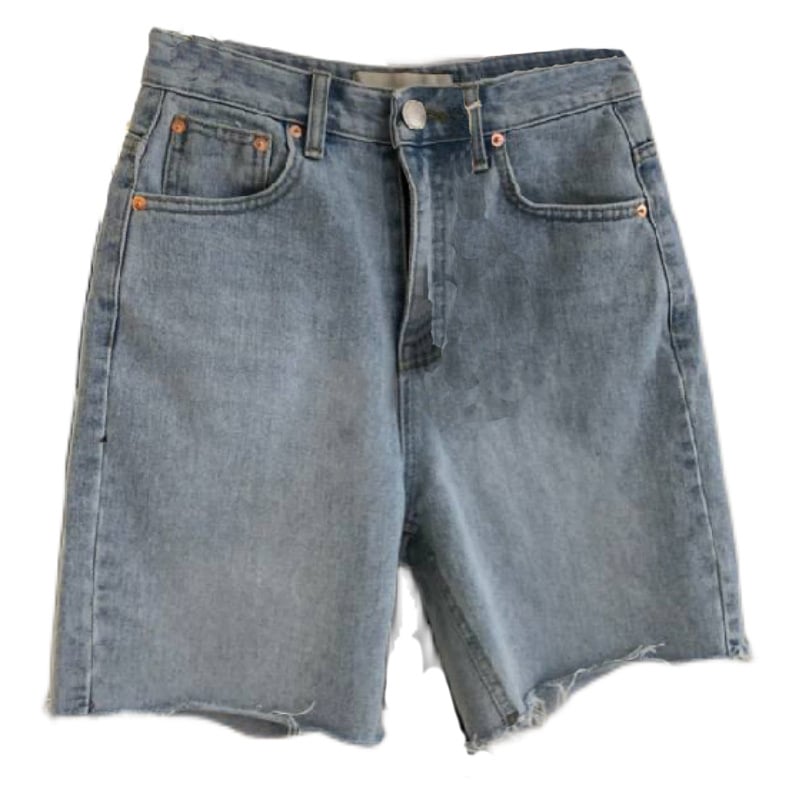 Women’s five-point denim shorts, light blue, frayed hem, button fly, belt loops.